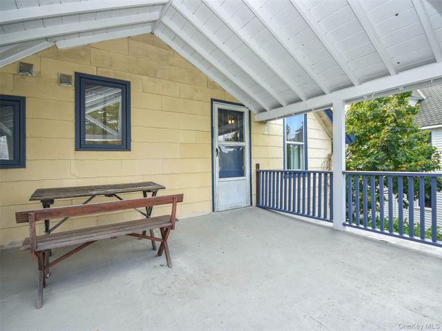 27 Summit Avenue, Sea Cliff, NY 11579