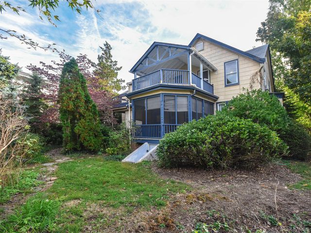 27 Summit Avenue, Sea Cliff, NY 11579