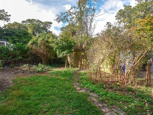 27 Summit Avenue, Sea Cliff, NY 11579