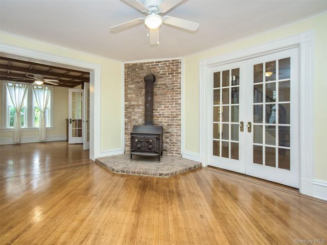 27 Summit Avenue, Sea Cliff, NY 11579