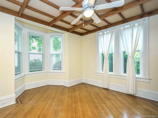 27 Summit Avenue, Sea Cliff, NY 11579