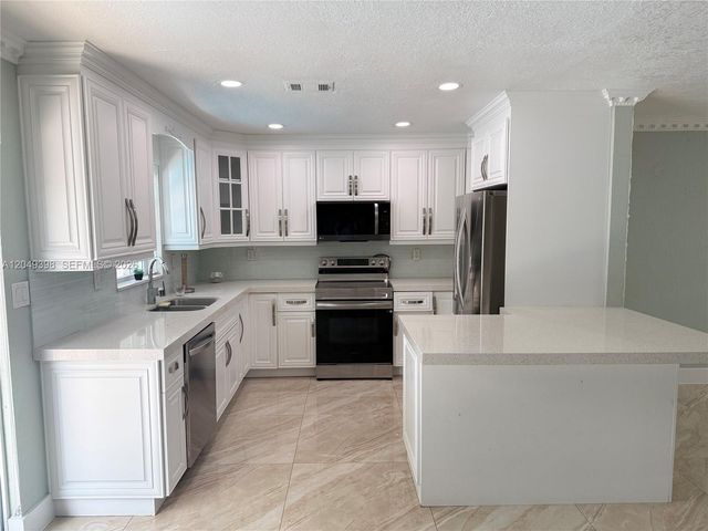 9675 SW 19th St 0, Miami, FL 33165