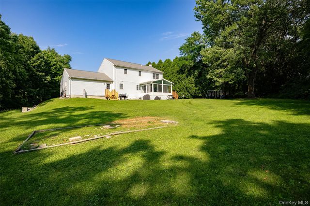20 Cary Road, Hyde Park, NY 12538
