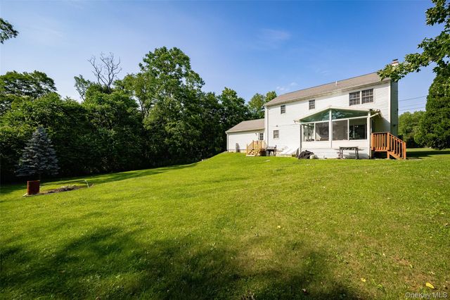 20 Cary Road, Hyde Park, NY 12538
