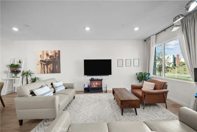 27616 Symphony Place, Valencia, CA 91381