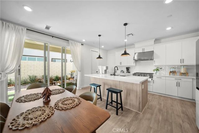 27616 Symphony Place, Valencia, CA 91381