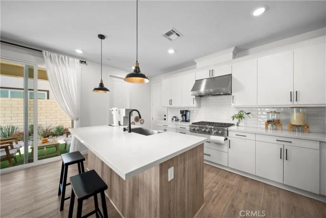 27616 Symphony Place, Valencia, CA 91381