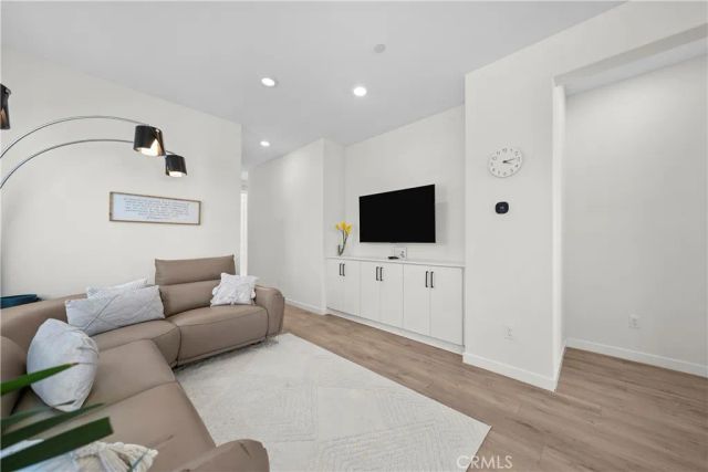 27616 Symphony Place, Valencia, CA 91381