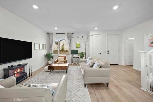 27616 Symphony Place, Valencia, CA 91381