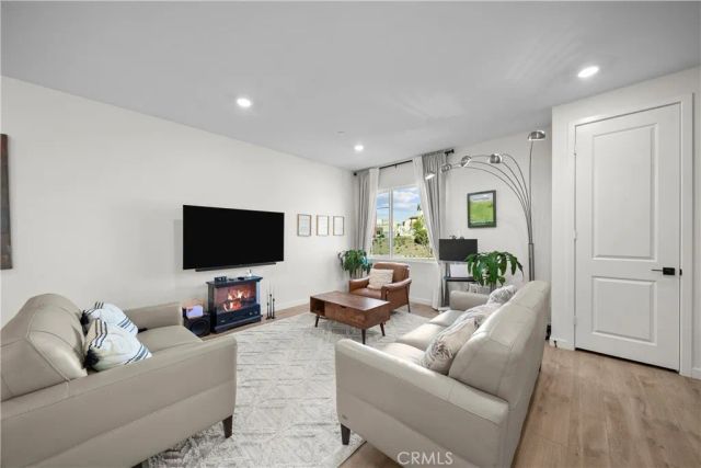 27616 Symphony Place, Valencia, CA 91381