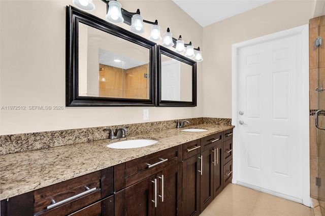 5113 Mckinley St, Hollywood, FL 33021