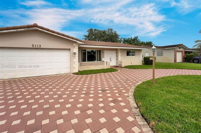 5113 Mckinley St, Hollywood, FL 33021