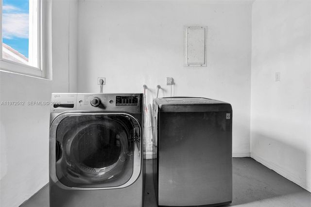 5113 Mckinley St, Hollywood, FL 33021