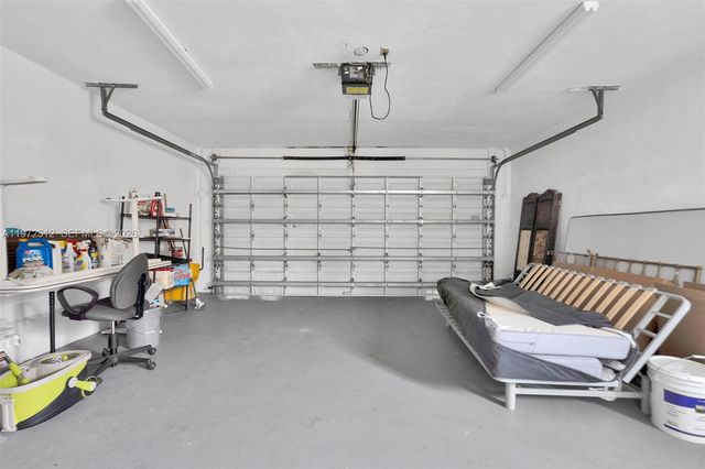 5113 Mckinley St, Hollywood, FL 33021