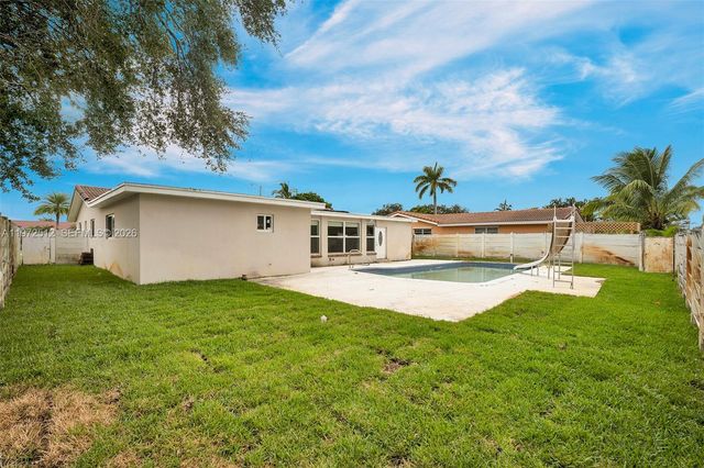 5113 Mckinley St, Hollywood, FL 33021