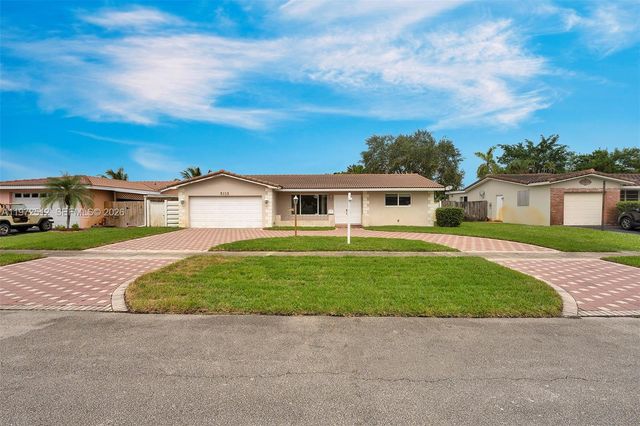 5113 Mckinley St, Hollywood, FL 33021