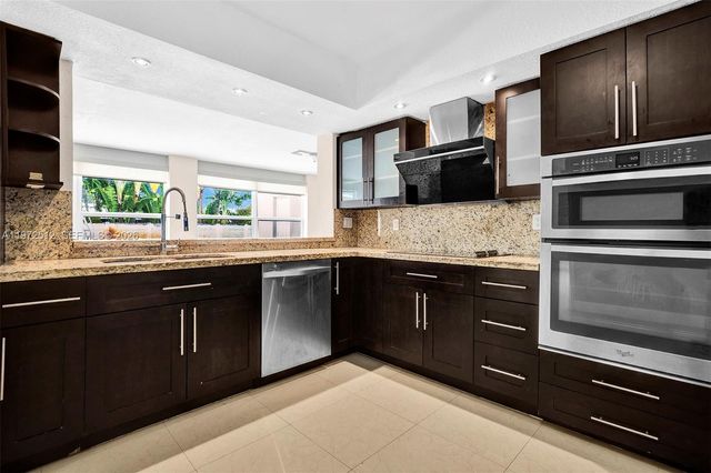 5113 Mckinley St, Hollywood, FL 33021