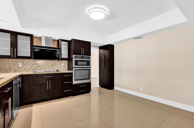 5113 Mckinley St, Hollywood, FL 33021