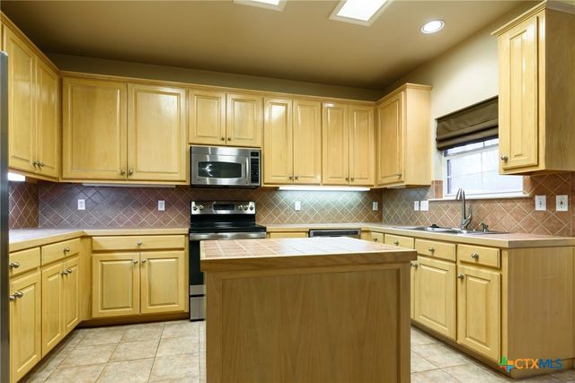 2610 Fairwood Drive, New Braunfels, TX 78132