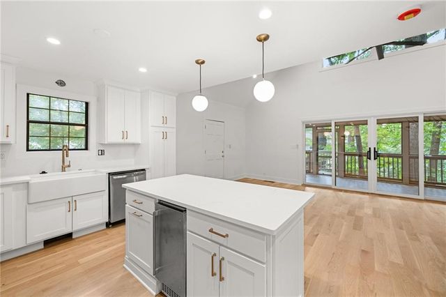 6800 Thunder Trail, Gainesville, GA 30506