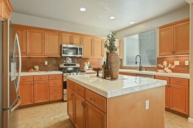 5948 PEBBBLESTONE, Stockton, CA 95219