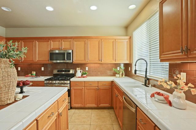 5948 PEBBBLESTONE, Stockton, CA 95219