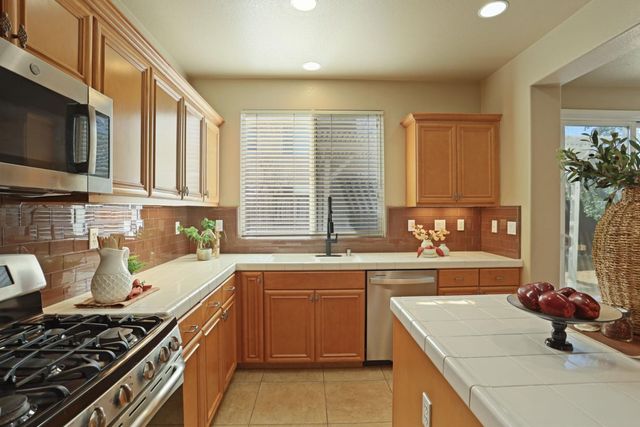 5948 PEBBBLESTONE, Stockton, CA 95219