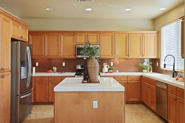 5948 PEBBBLESTONE, Stockton, CA 95219