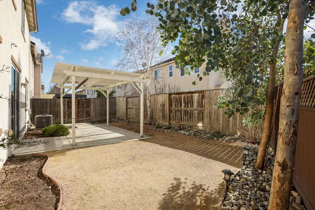 5948 PEBBBLESTONE, Stockton, CA 95219