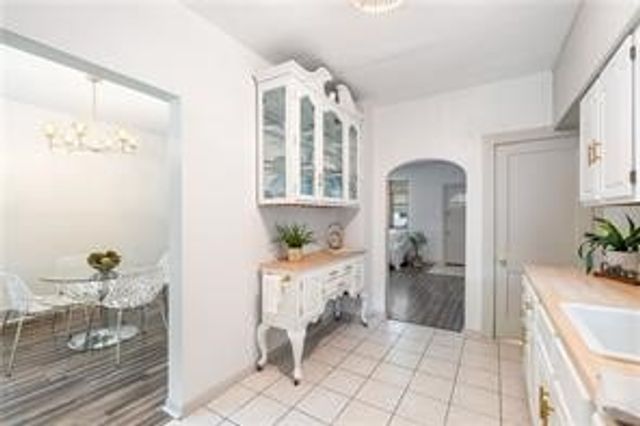 1213 4th Ave, Coraopolis, PA 15108