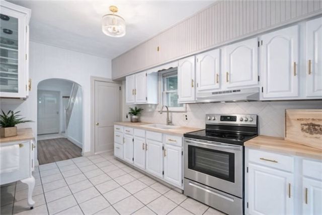 1213 4th Ave, Coraopolis, PA 15108