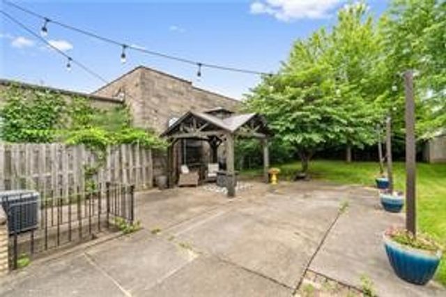 1213 4th Ave, Coraopolis, PA 15108