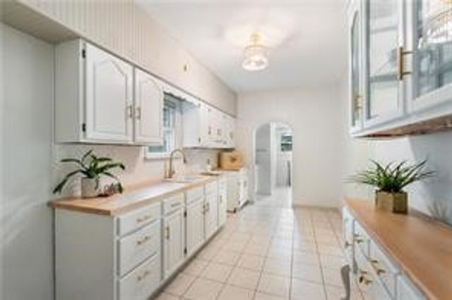 1213 4th Ave, Coraopolis, PA 15108