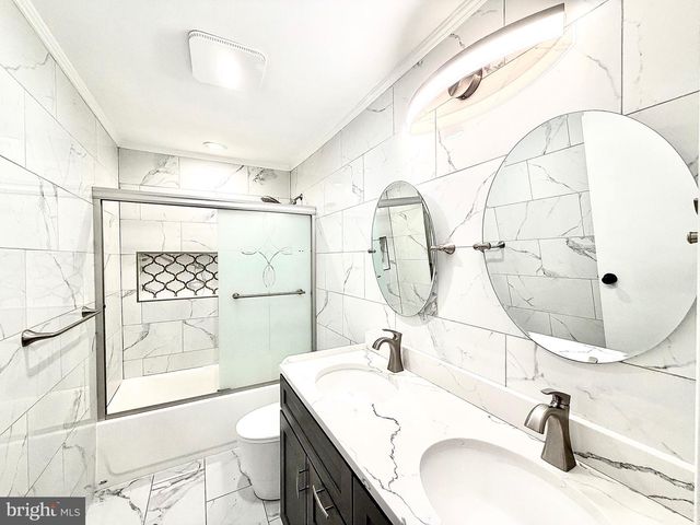 1 BROADLEAF CT, Baltimore, MD 21234