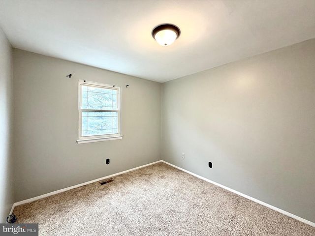 1 BROADLEAF CT, Baltimore, MD 21234