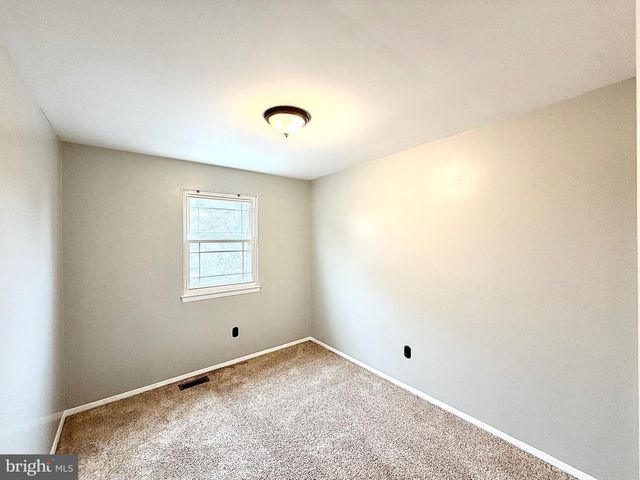 1 BROADLEAF CT, Baltimore, MD 21234