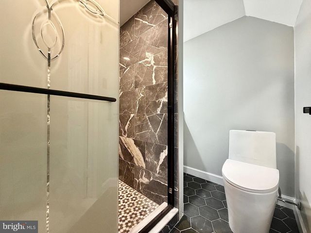 1 BROADLEAF CT, Baltimore, MD 21234