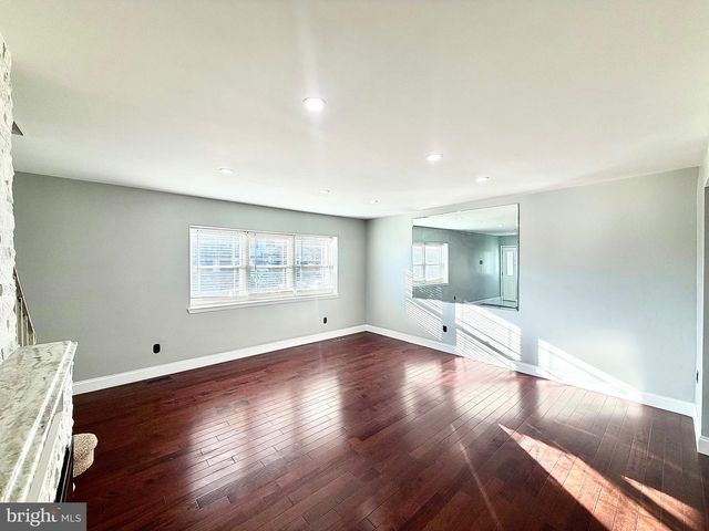 1 BROADLEAF CT, Baltimore, MD 21234