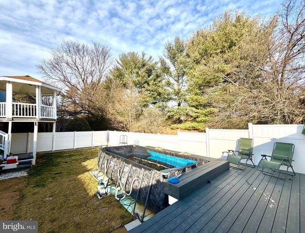 1 BROADLEAF CT, Baltimore, MD 21234