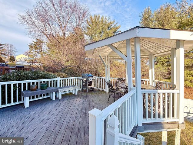 1 BROADLEAF CT, Baltimore, MD 21234