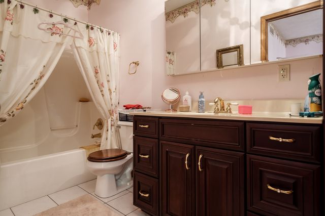 1700 Candlewick Drive, Poplar Grove, IL 61065