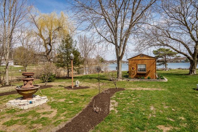 1700 Candlewick Drive, Poplar Grove, IL 61065