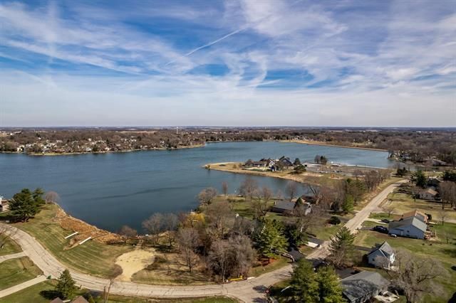 1700 Candlewick Drive, Poplar Grove, IL 61065