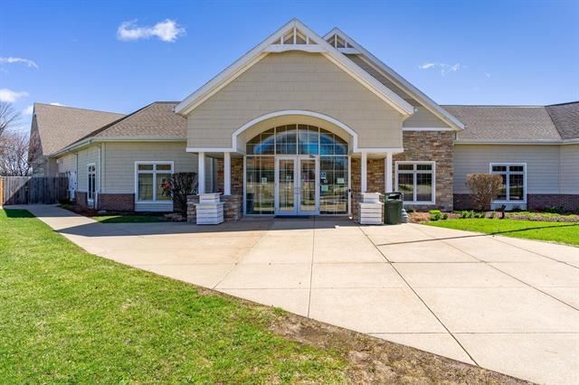 1700 Candlewick Drive, Poplar Grove, IL 61065