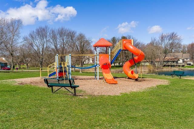 1700 Candlewick Drive, Poplar Grove, IL 61065