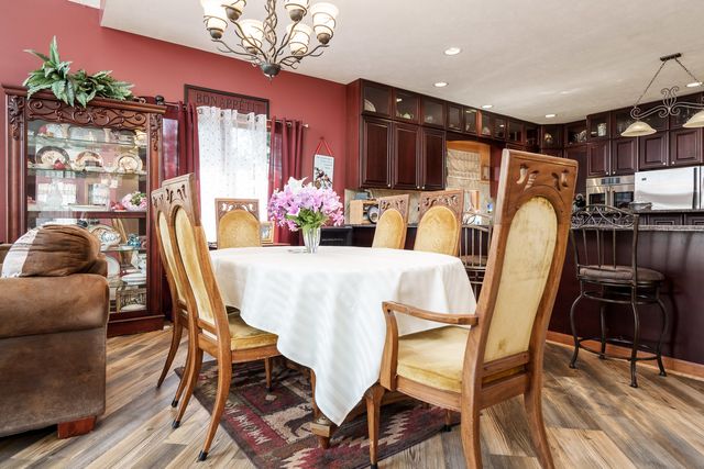 1700 Candlewick Drive, Poplar Grove, IL 61065