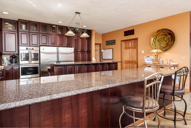 1700 Candlewick Drive, Poplar Grove, IL 61065