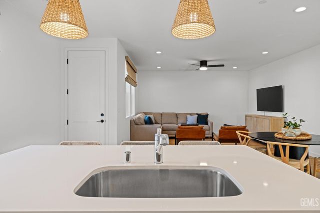 194 Earthwood Lane, San Luis Obispo, CA 93401