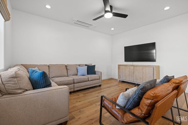 194 Earthwood Lane, San Luis Obispo, CA 93401