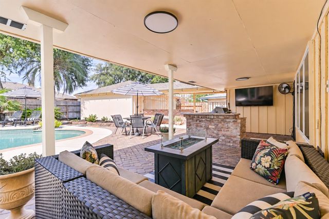 7 Park Lane, Galveston, TX 77551